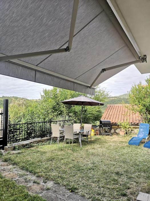 Appartma Katja Gabrovica pri Crnem Kalu Exterior photo