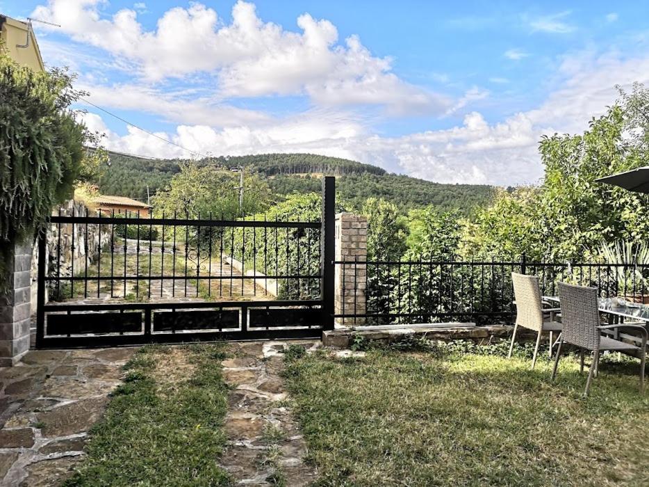 Appartma Katja Gabrovica pri Crnem Kalu Exterior photo